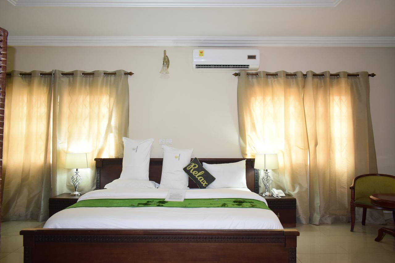 Relle Suites Hotel Ogbodjo Buitenkant foto