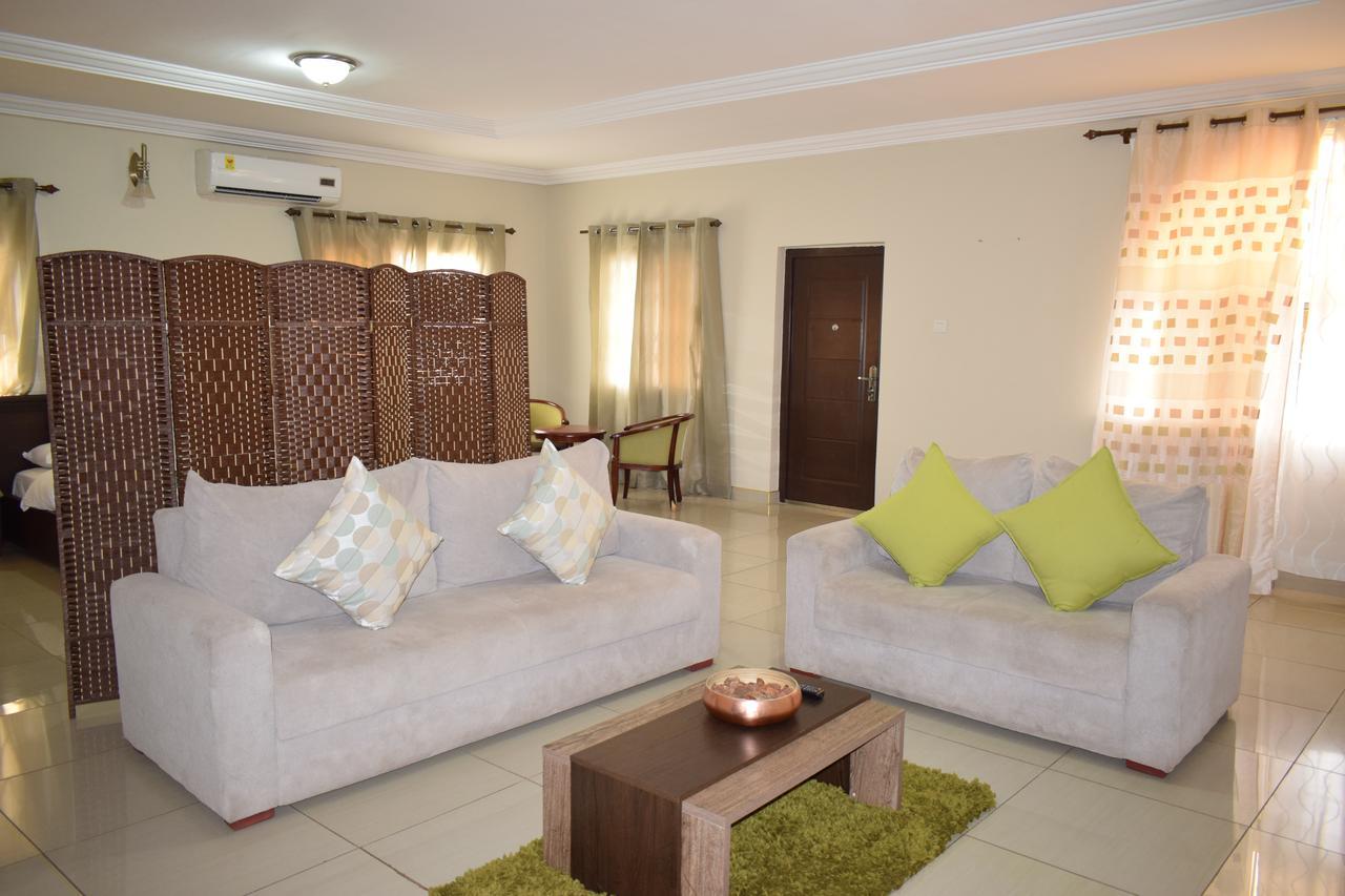 Relle Suites Hotel Ogbodjo Buitenkant foto