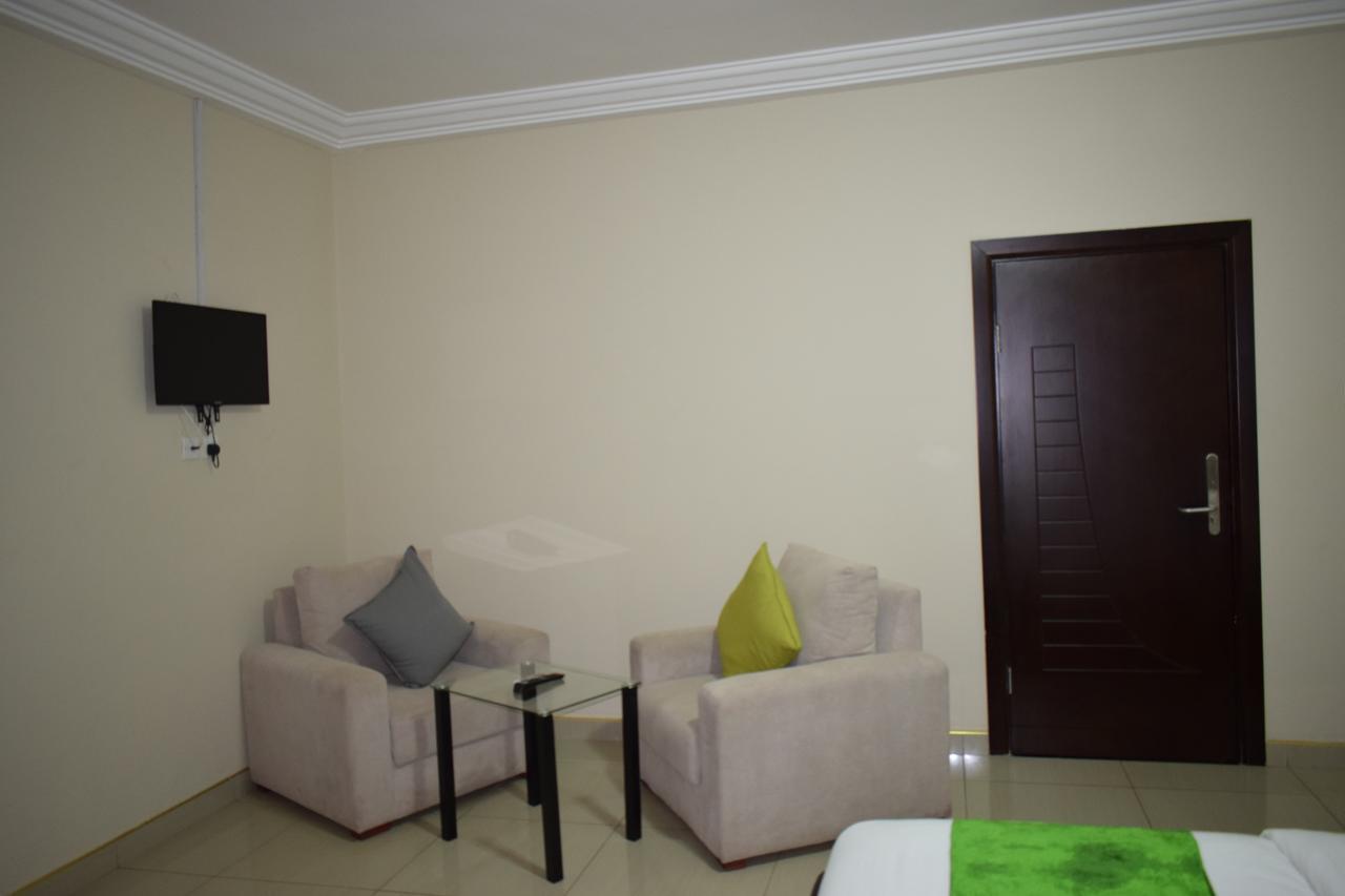 Relle Suites Hotel Ogbodjo Buitenkant foto