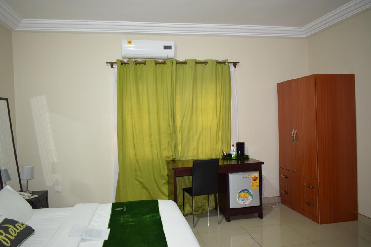 Relle Suites Hotel Ogbodjo Buitenkant foto